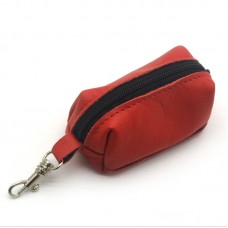 Сумочка-диспенсер Zoo-hunt для гігієнічних пакетів для прибирання 8х4х4 см червоний 