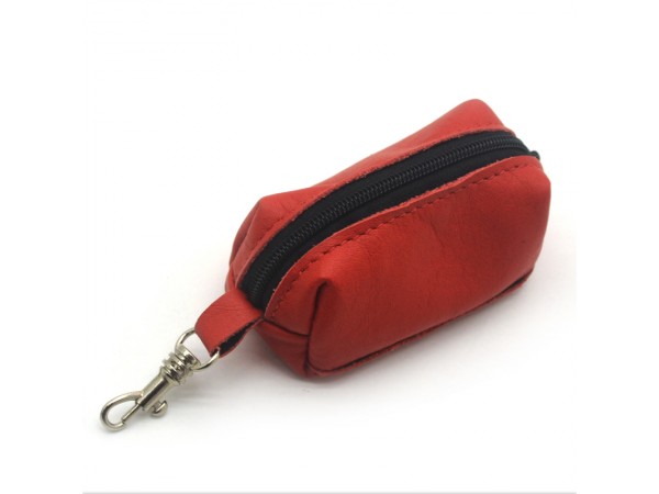 Сумочка-диспенсер Zoo-hunt для гігієнічних пакетів для прибирання 8х4х4 см червоний 